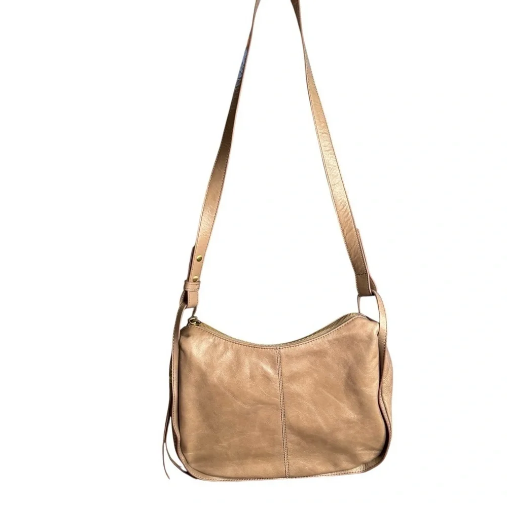 ▶️ HOBO INTERNATIONAL ◀️ Taupe Leather Adjustable Strap Crossbody / Shoulder Bag